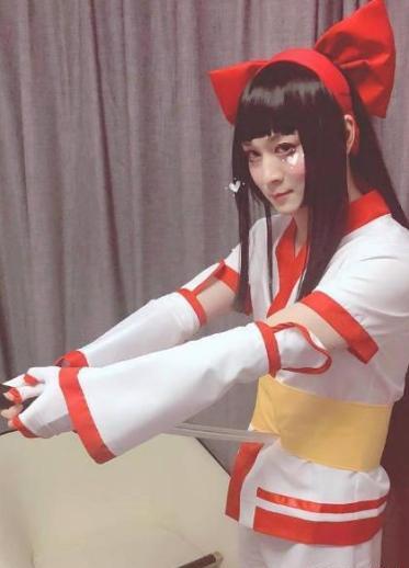 张大仙cos肉坦甄姬?