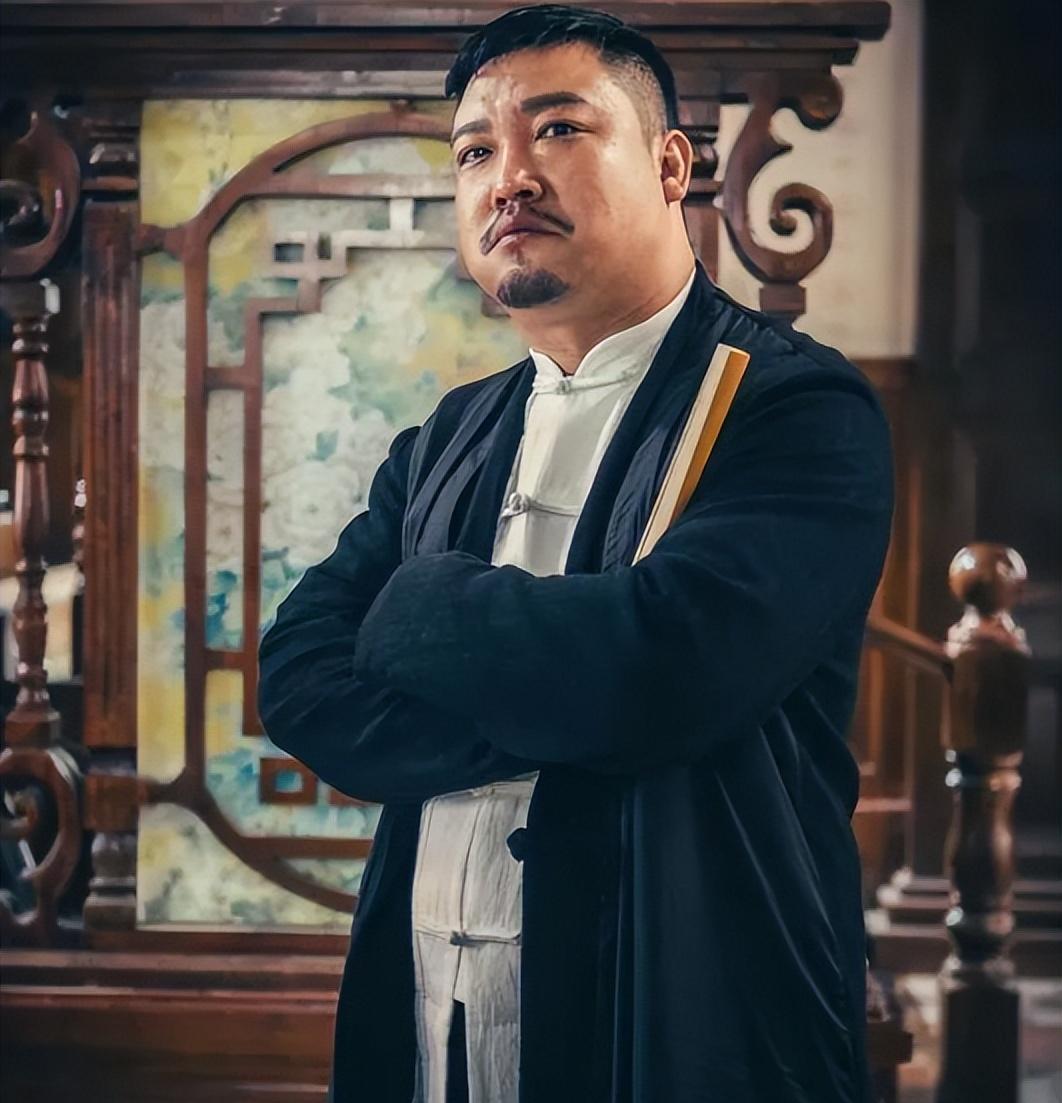 演员贾冰事事顺境,妻子年轻又貌美,被网友调侃:老牛吃美草_观众_照片