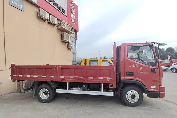 灵活实用 新年工程车首选 瑞沃大金刚es3实拍解析 | 卡车之友网