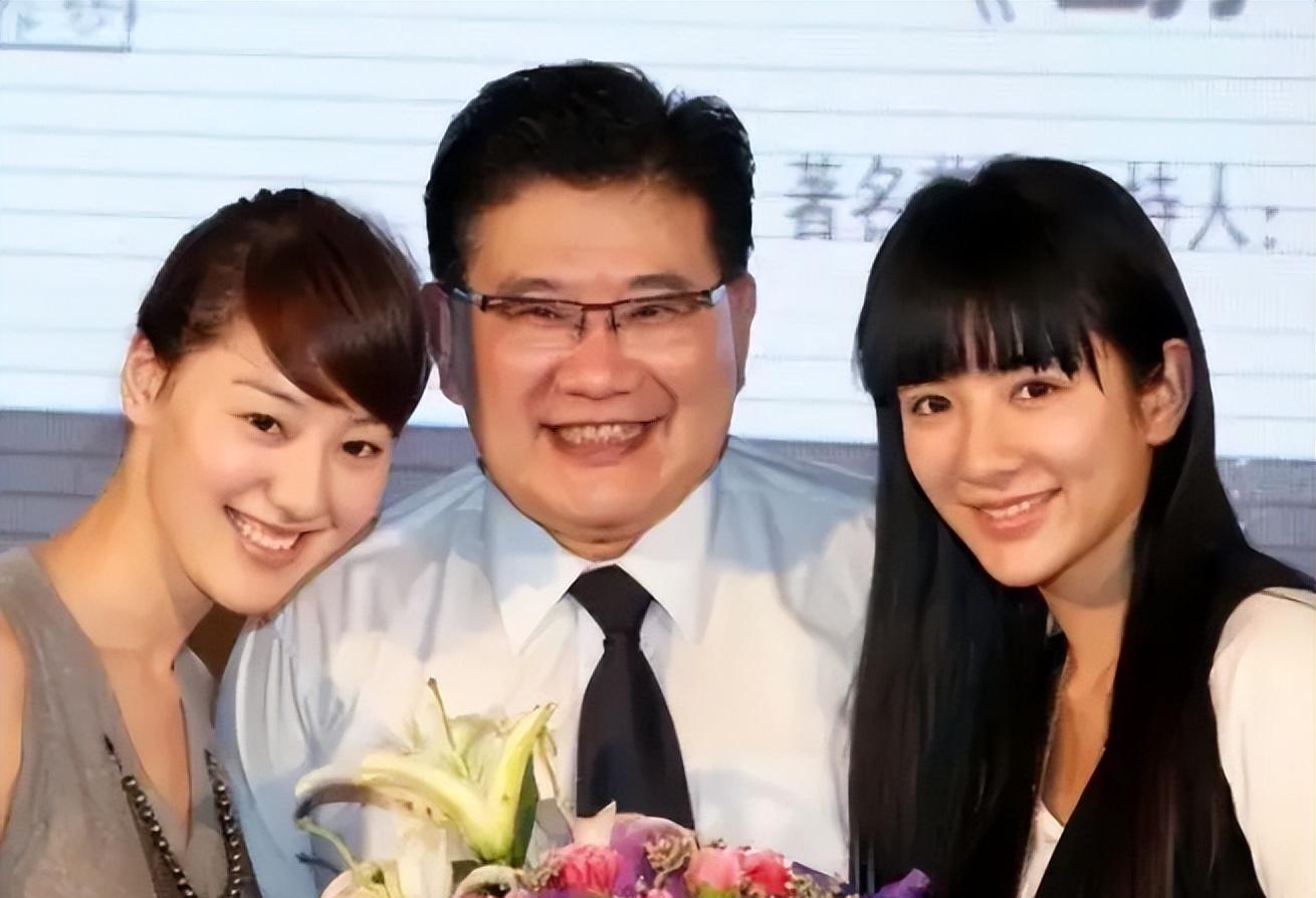 央视主持人王冠:与曹可凡传绯闻,被母亲催婚,39岁未婚也很幸福_节目