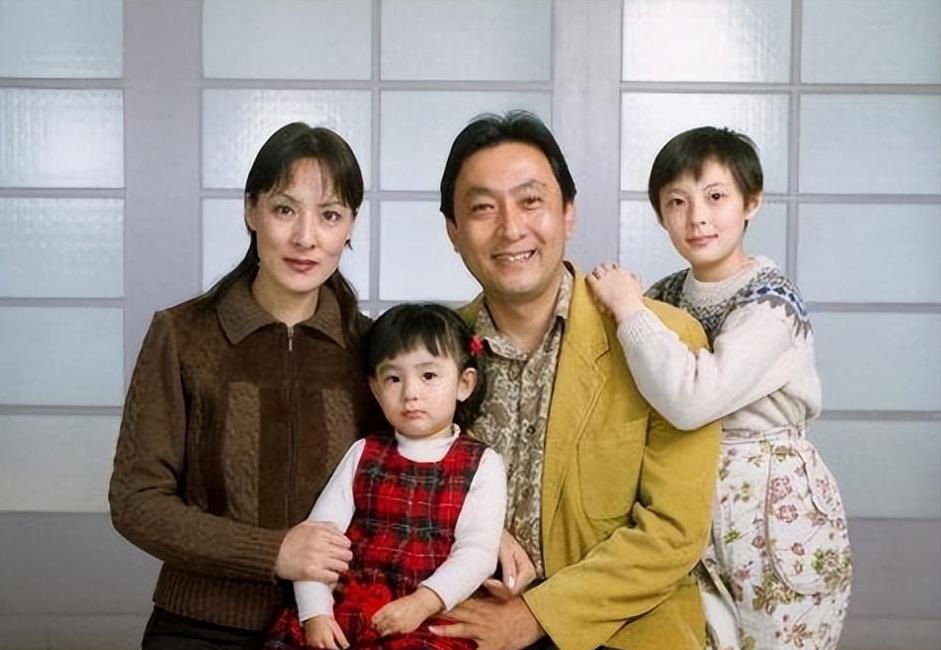 著名演员张谦:娶二婚妻子相伴22年,66岁病逝,妻子对他有愧疚_李萍