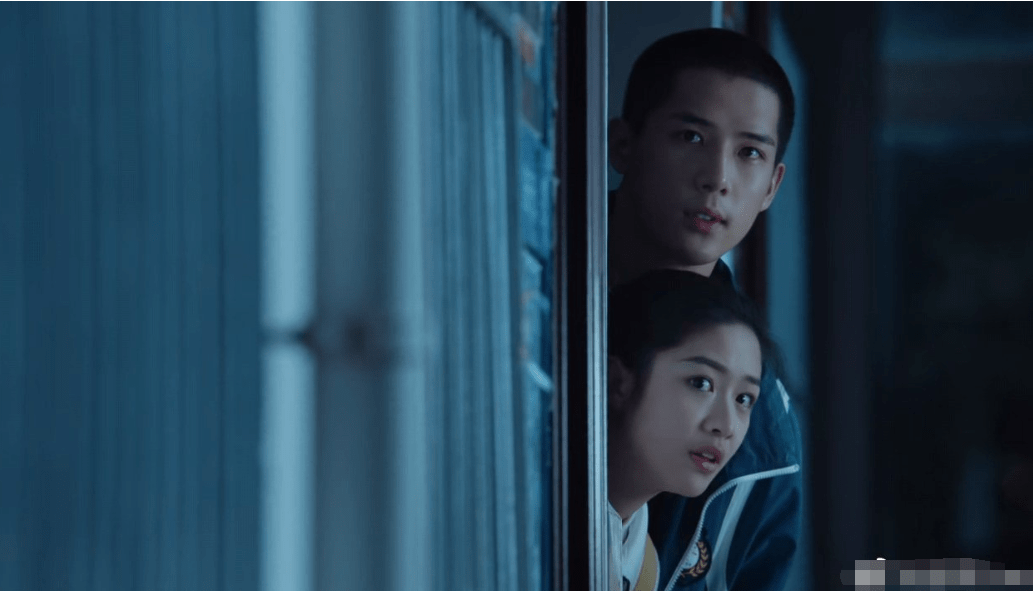 剧中,夏林夕的人设是一个家世优良,渴望自由的"乖乖女",气质清冷的