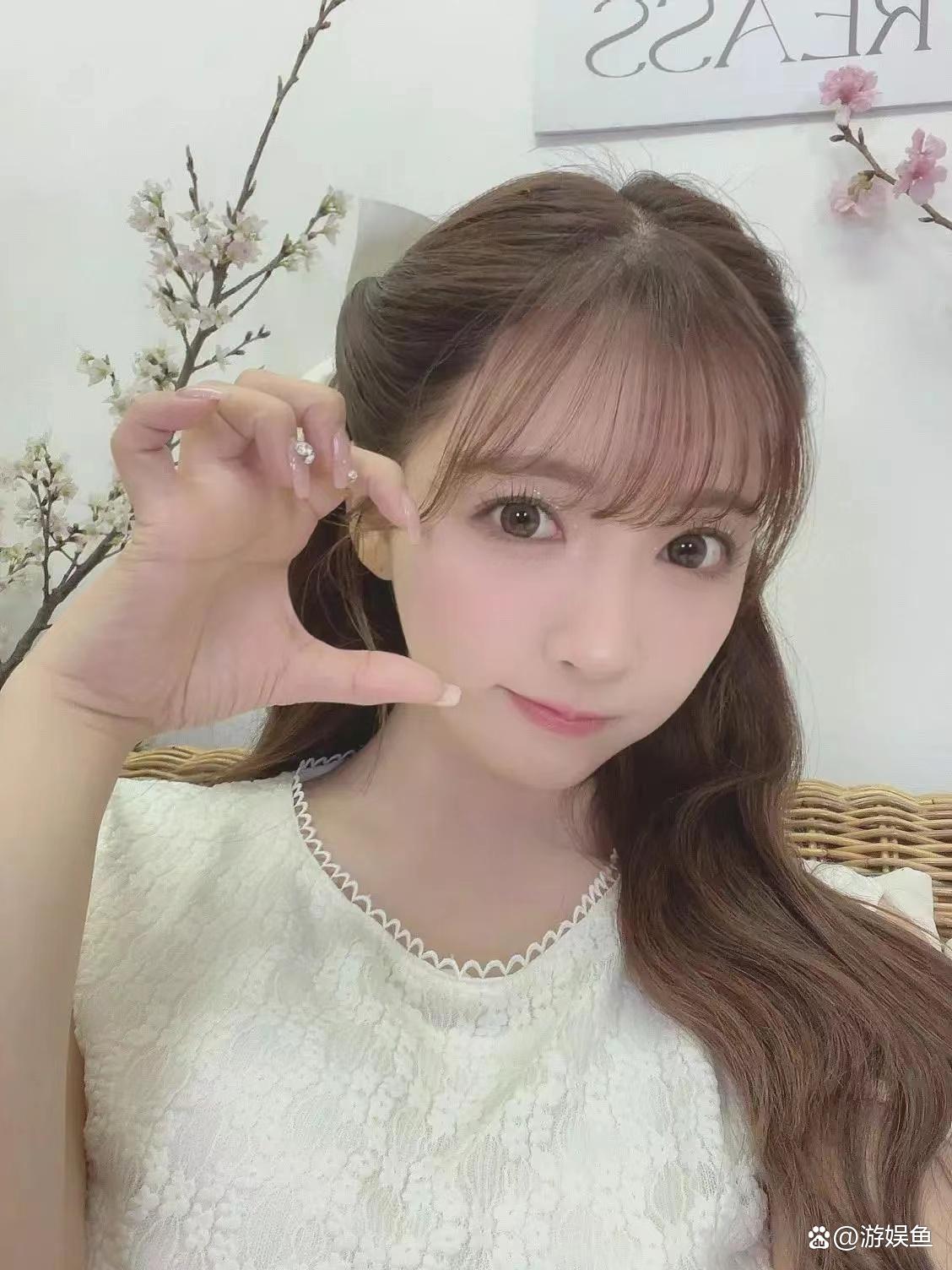 日本女星三上悠亚正式宣布退役后，其男友身份被扒，或进军时尚界_手机搜狐网