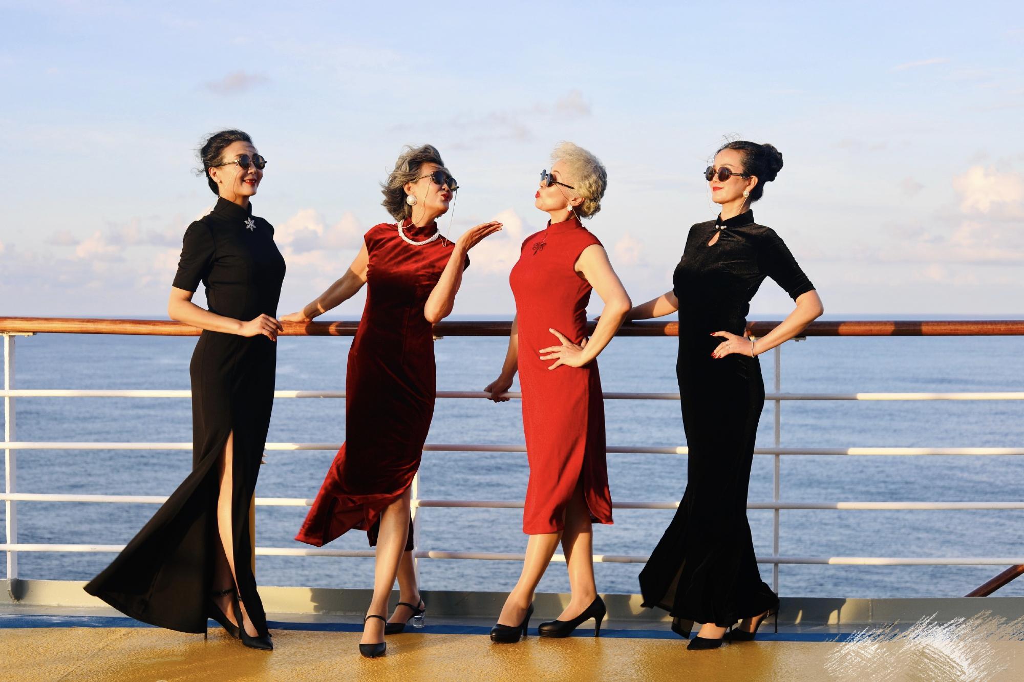 大哥80岁岳母穿高跟鞋起舞,圆柱身材穿旗袍好富态,仨女儿太美_老年人