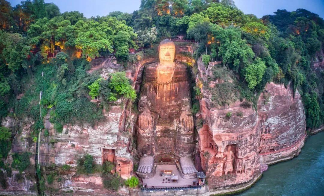 峨眉山乐山大佛一日游报价3.乐山大佛峨眉山二日游4.