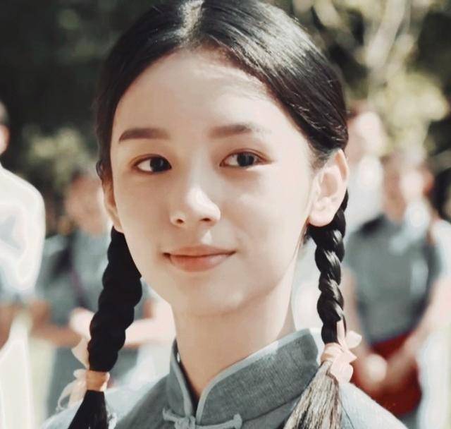 周也新剧要播,换上民国造型清冷脱俗,有种比冷清秋还美的感觉_角色