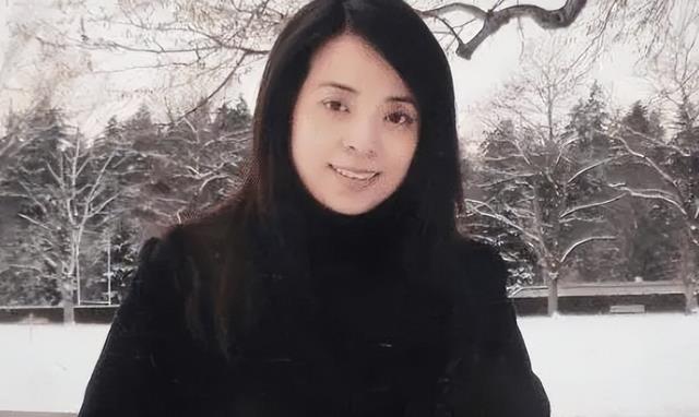 余佳恩:嫁歌手解晓东,丈夫低迷时不离不弃,如今丈夫是她的骄傲_妻子