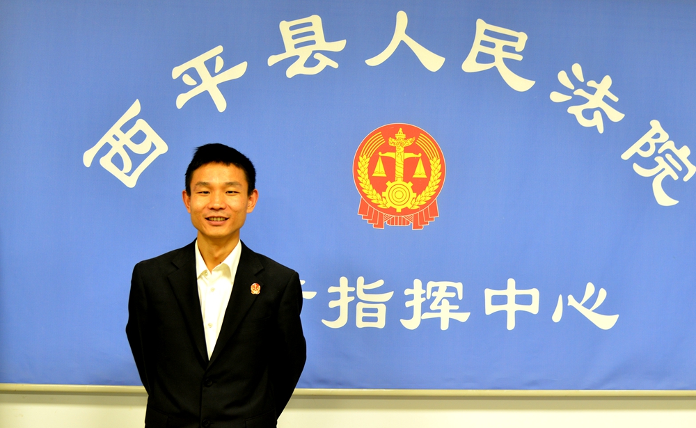 作为一名执行人员,他深知自己的使命,也深知没有执行,对于群众而言