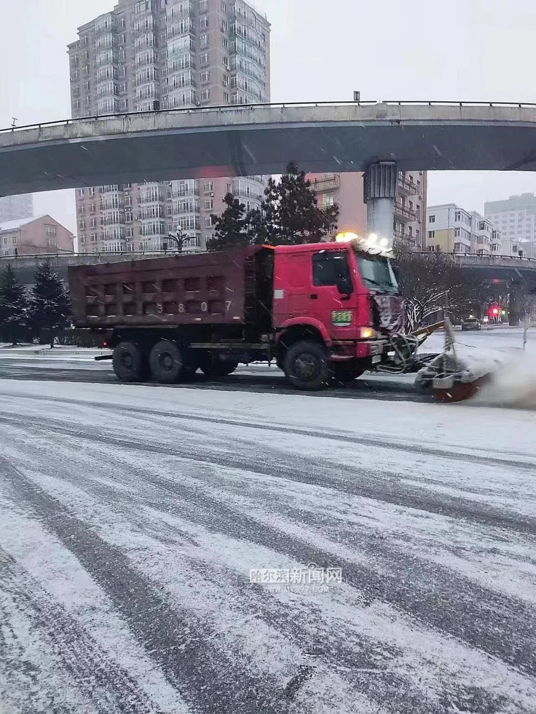 雪不断下！清冰雪大军连夜战春雪｜省内27条高速封锁