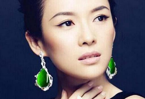 章子怡活动生图曝光,翡翠加身分外富贵,不愧是国际章!_珠宝_气质_照片