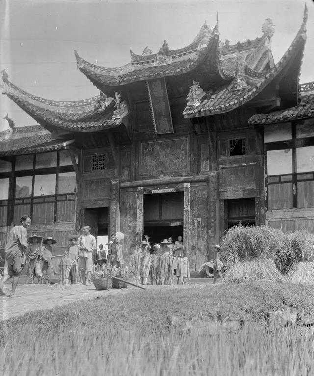 一百年前的老照片,感受民国时期的重庆古建筑风貌!(组图)