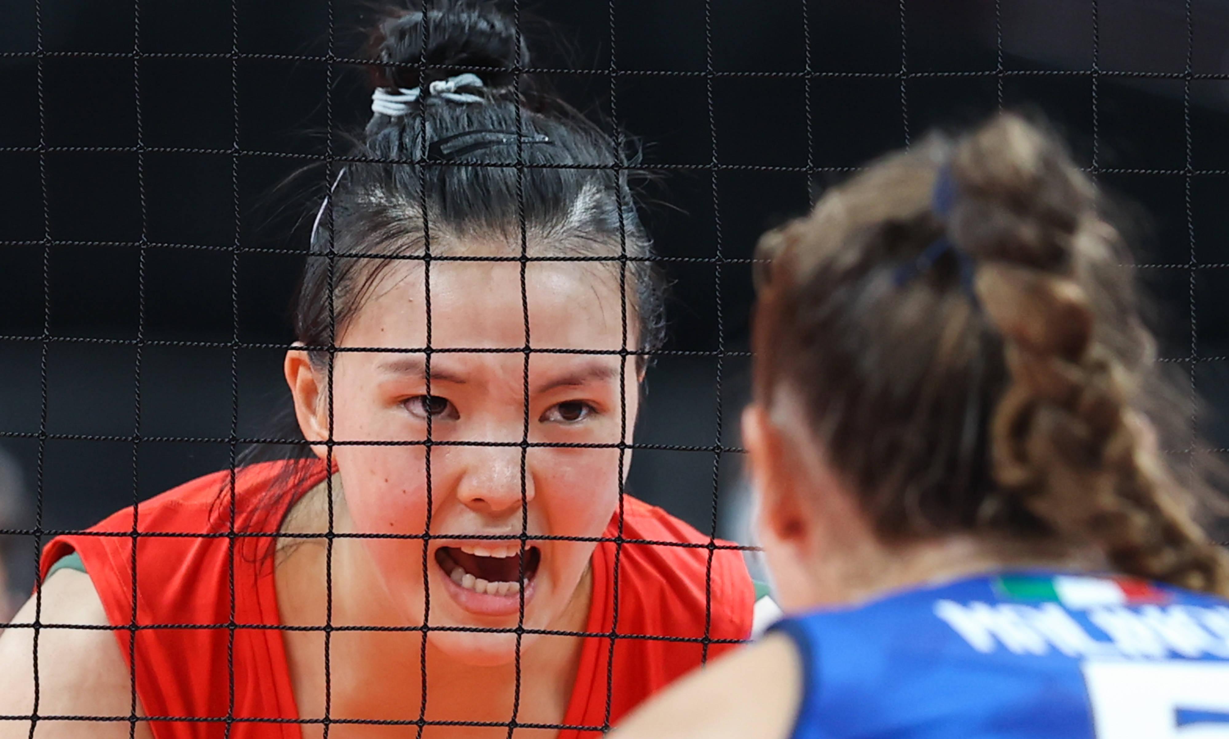 《中国女排》张常宁:身高193,女排唯一拍大杂志的运动员_训练_排球