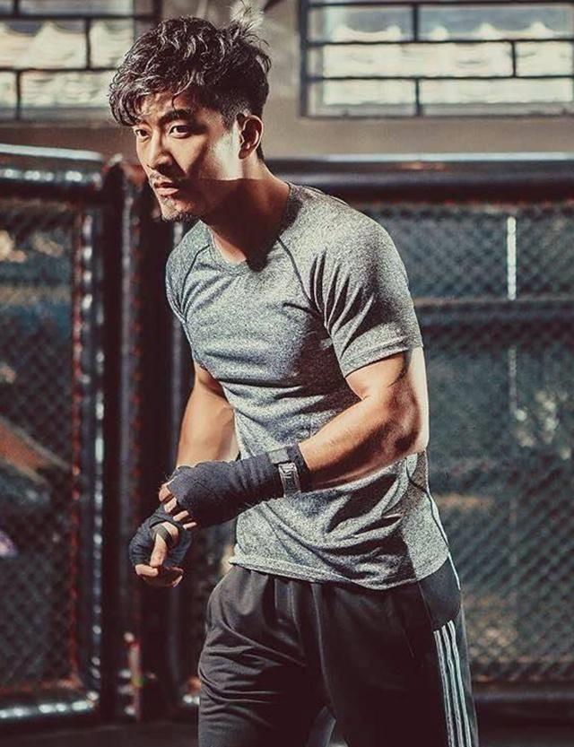 从职业拳击手到动作演员,这位90后失意依旧犀利的肌肉男够强!