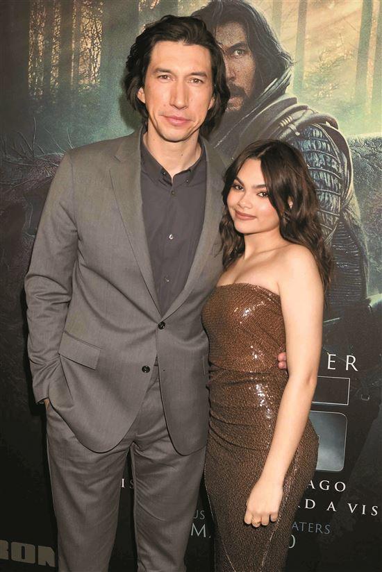 回到史前 步步惊心_亚当·德赖弗_寇娅_影片