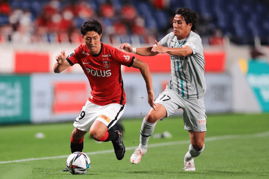 横滨水手vs鹿岛鹿角,日职焦点赛事,强强对话谁能更胜一筹?
