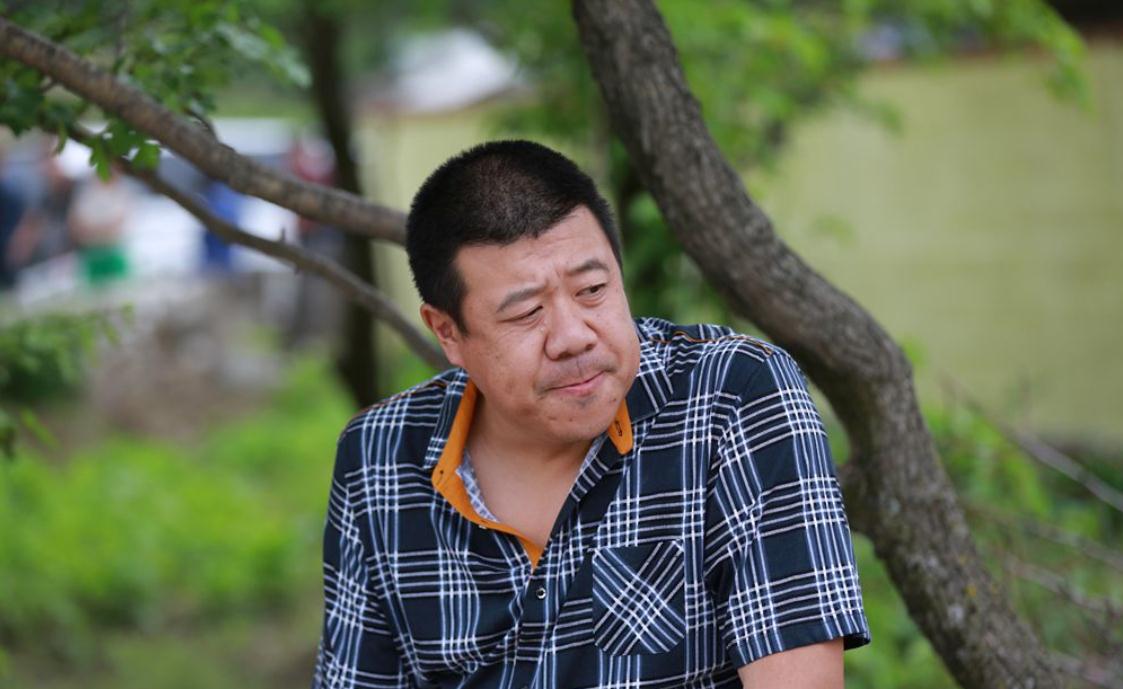 秦卫东:从电视台门卫到演员,因喝酒毁掉两段婚姻,三婚幡然醒悟_父亲
