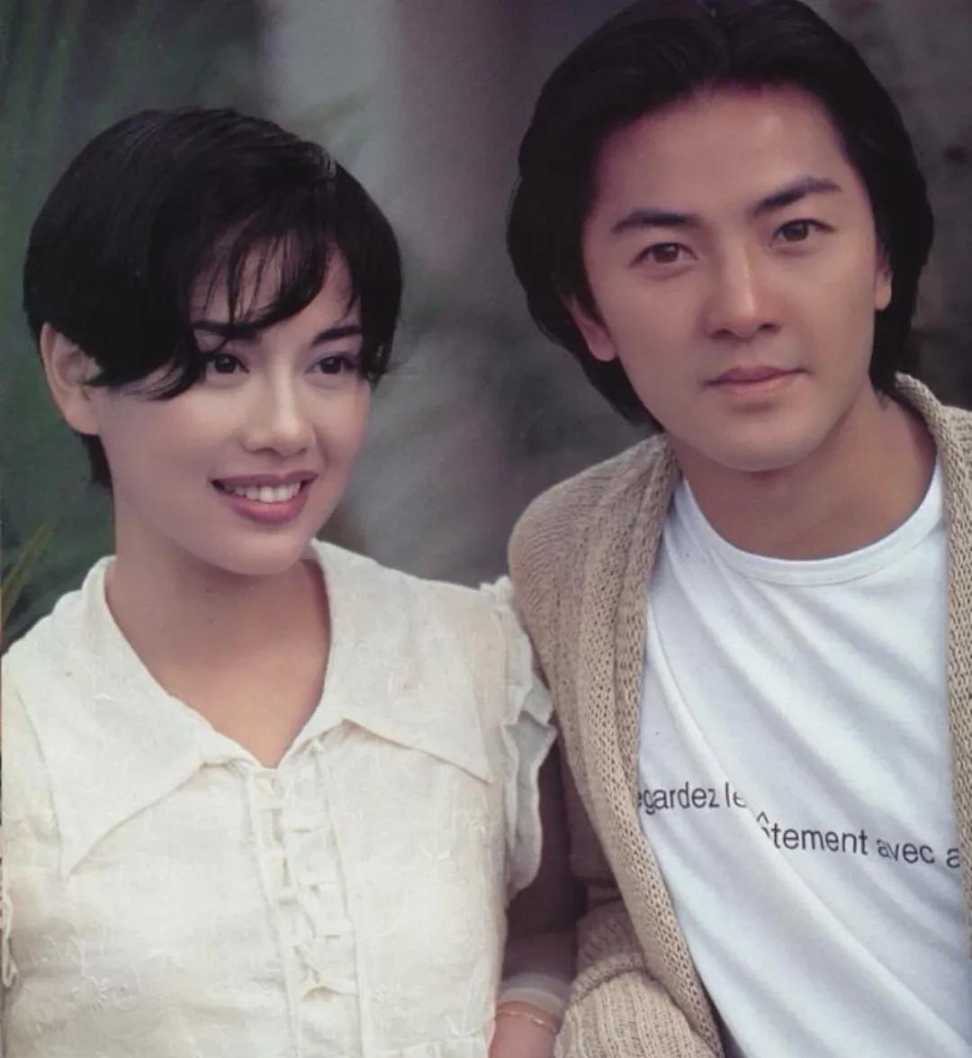 郑伊健当年参加春晚,单穿打底衫,他都没被漂亮的章子怡给艳压下去