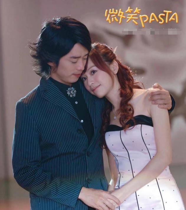 《微笑pasta》时隔16年翻拍,王心凌全网爆红,有人已去世多年