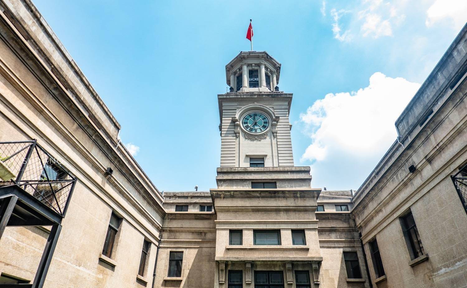 江汉关大楼,中国现存最早的三座海关大楼之一,曾为武汉最高建筑_汉口