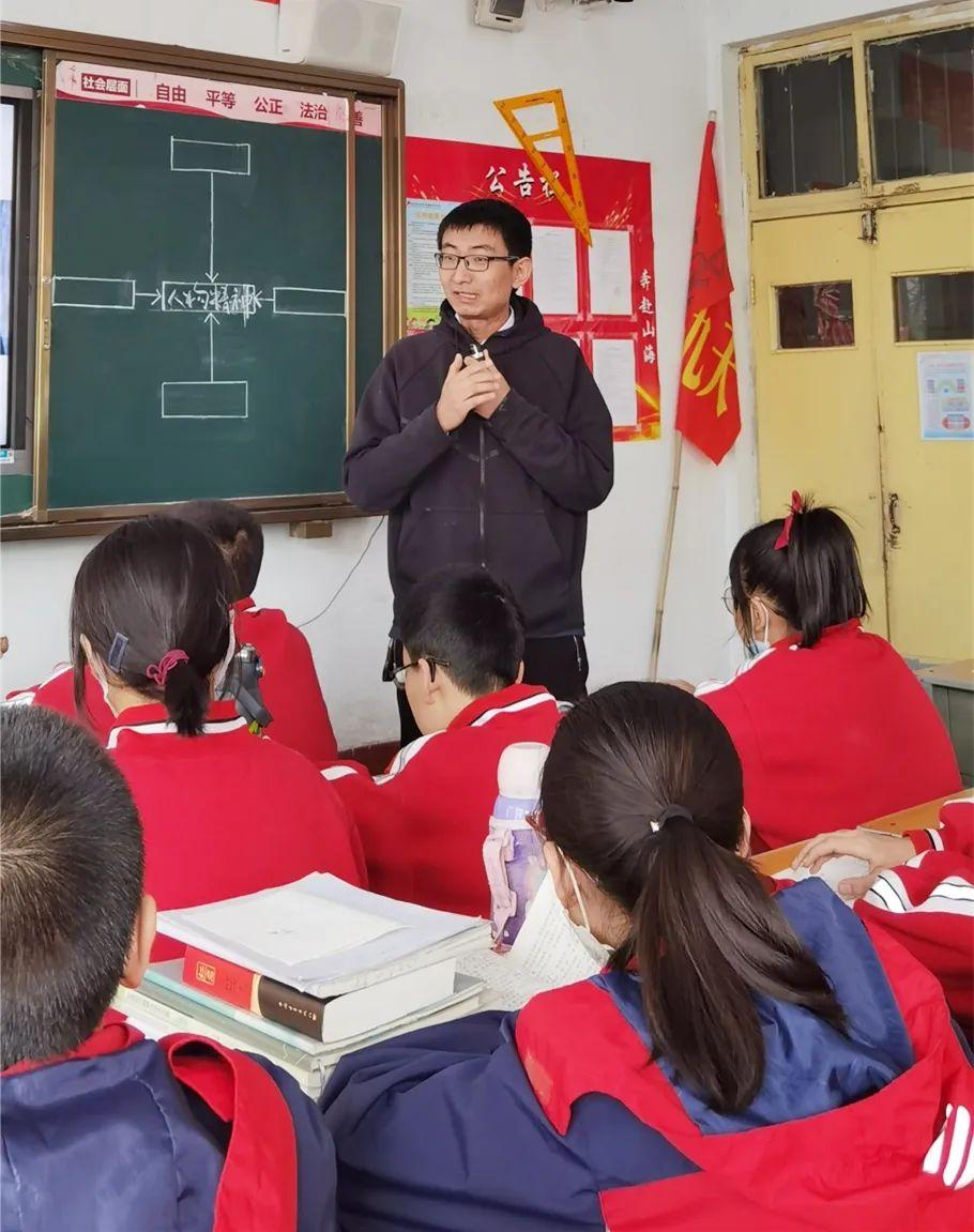 忻州师院附中开展第十六届创新教学活动月语文课堂教学评选活动_善于