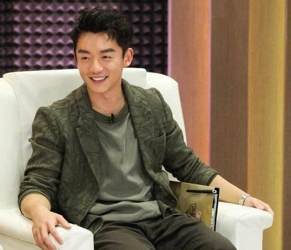 要不是郑恺情商这么低,说不定也不会在二三线球星之间徘徊了!