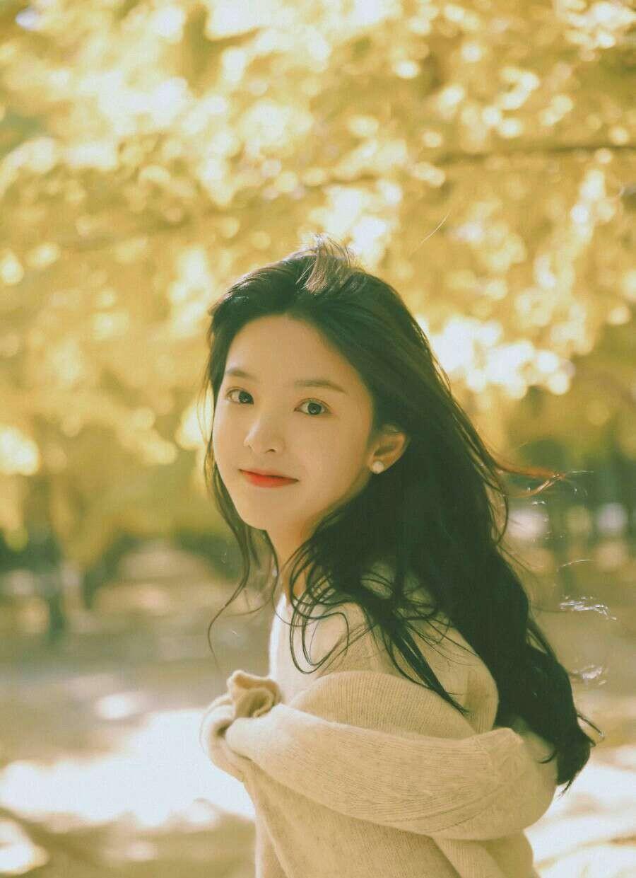 娱乐圈里的甜笑女孩们:除了唐艺昕章若楠,你们还知道有谁呢?