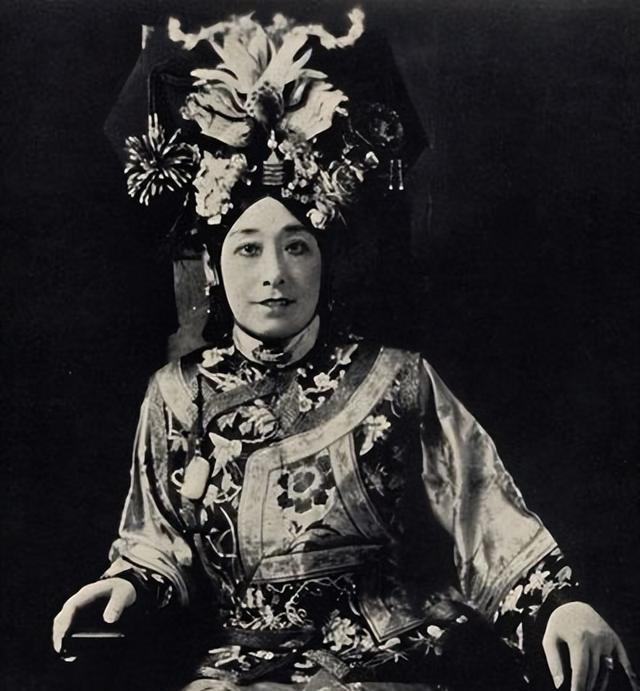 末代太后隆裕:慈禧不喜,光绪不爱,一生为棋子,死后被风光大葬_静芬