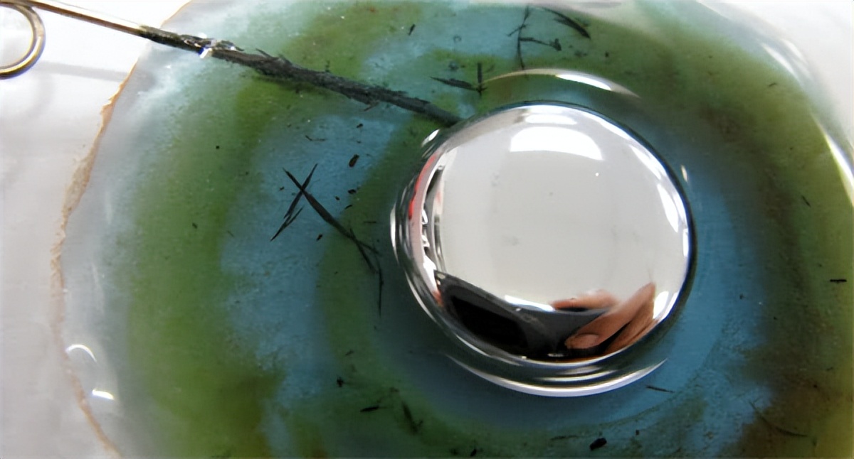 同时,大量的水银也能够让人成为尸体,简而言之,水银有毒!