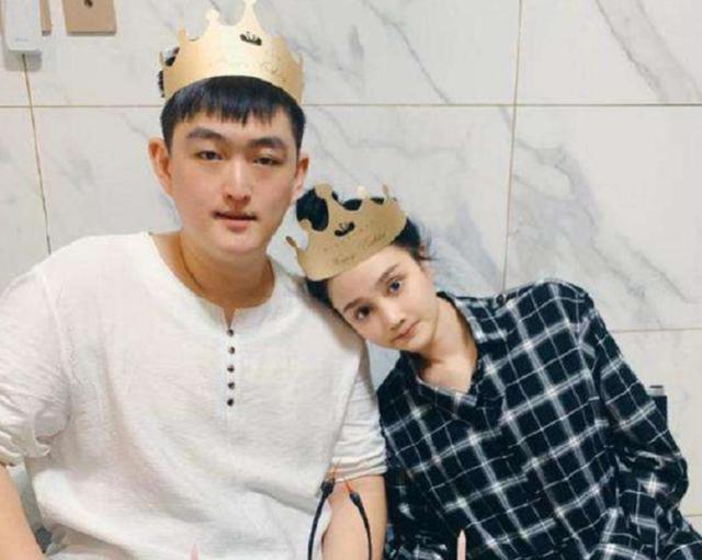 大女儿赵玉芳和小女儿球球有一定的年龄差,俩人的生活环境也是不同的