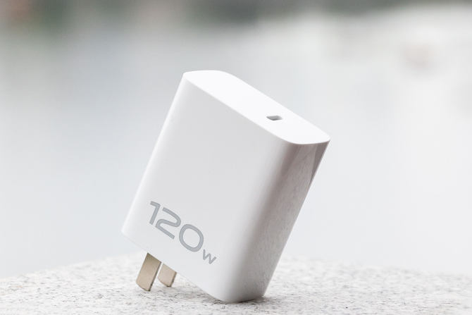 谁说千元机没有高功率闪充长续航-iqoo z7上手体验_充电_价位_模式