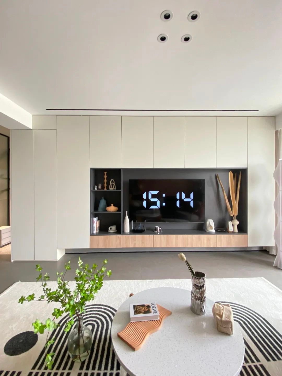 整墙电视柜有多好?看完全友这3个案例,后悔没装!_收纳_客厅_空间