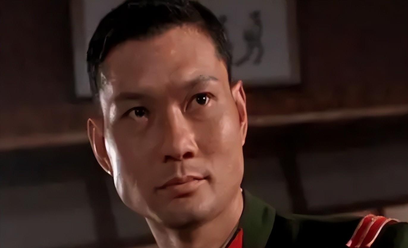 也是因为这个角色,让很多人认识了藤田刚,以为周比利就是国外人,很多