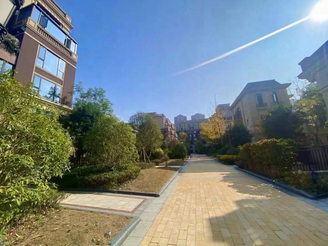 万锦城61花千墅周边配套售楼部电话_成都_别墅_面积