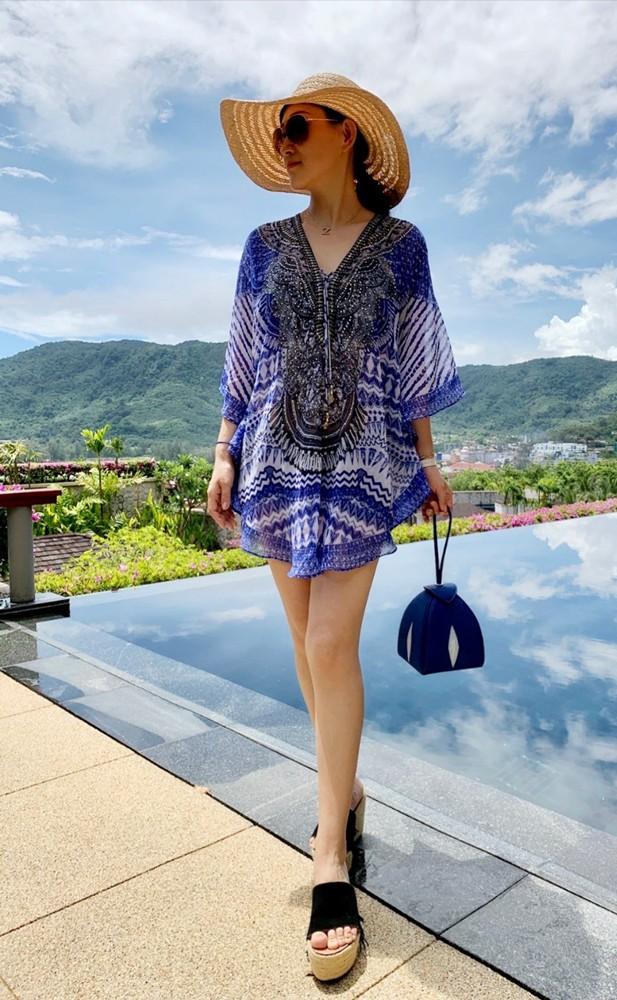 原创赵文卓罕见携娇妻出场42岁张丹露化浓妆穿高定裙旺夫脸太美了