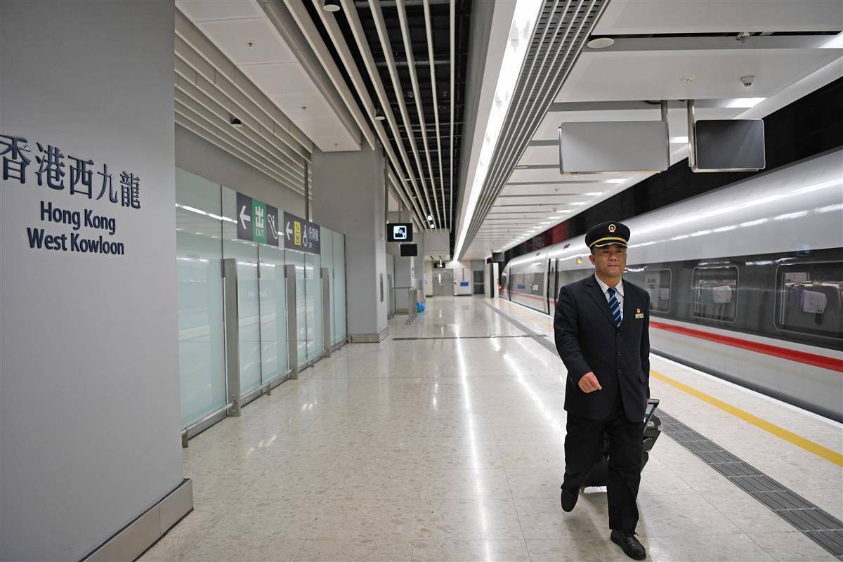 武汉直达香港高铁恢复开通！明天开始抢票，附时刻表、票价表