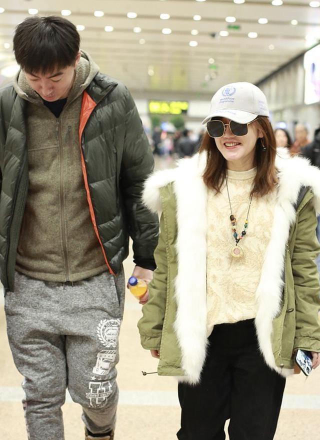 称薛佳凝现在仍然还是单身,与他在一起的男子并不是所谓的男朋友,而是