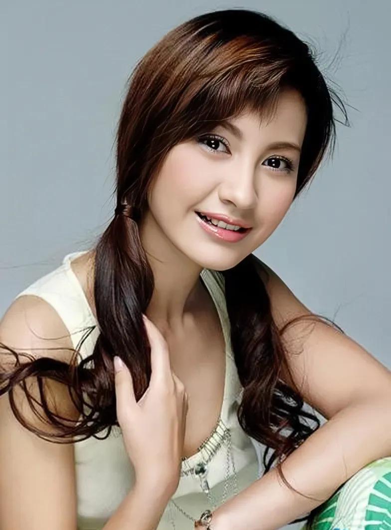 演员杨雪曾主动向"丑男"老公求婚!他长的不帅,但是很有才!
