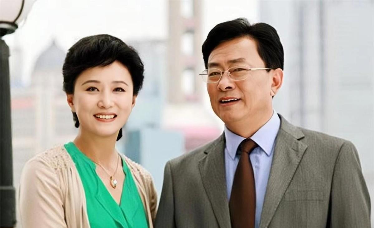 李钟赫和妻子采访图片