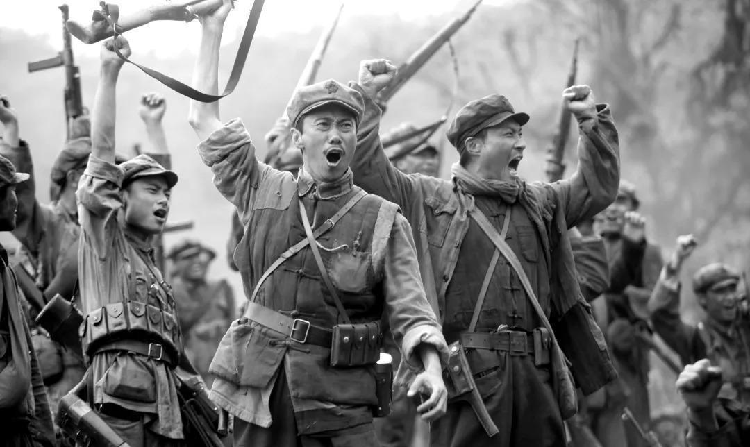 军长出怪招:故意舍近求远,兜了个二百里的大圈子,却取得大胜_徐海东