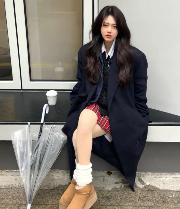 【第二套】赤脚神器更多时尚女孩使用色彩缤纷的瑜伽裤来点亮她们的