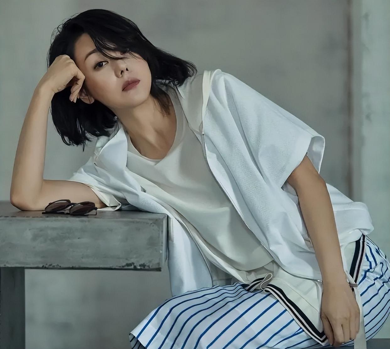 分享韩国女星金允珍:为艺术献身的大尺度r级电影,附时间线_生活_妻子