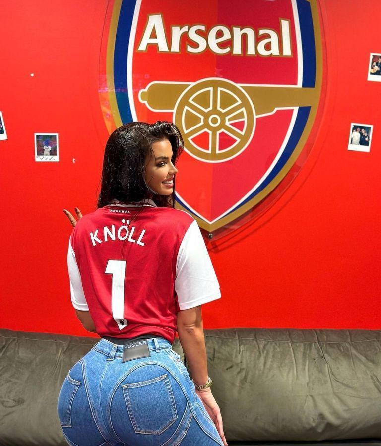 细数那些阿森纳绝色球迷_比赛_工具_吉赛尔·邦辰