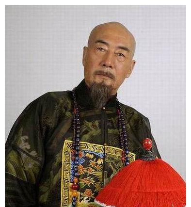 杜雨露的事业才步上正规,饰演了很多深入人心的角色,像《雍正王朝》里