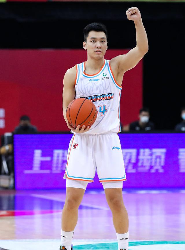 时间创新高,得分创新低,2数据飙升,巩晓彬爱徒被王晗整不会了_陈培东