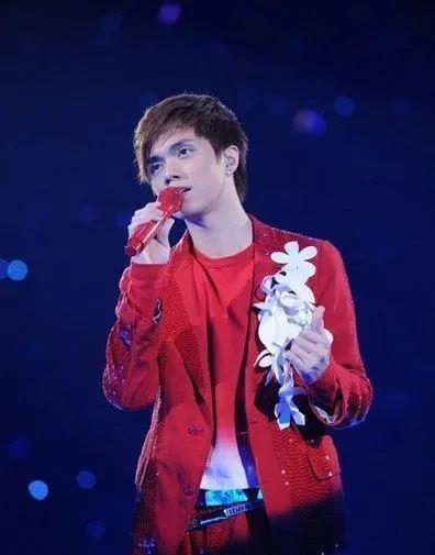 曾被踢出内地人气节目 为情怀一手复活飞图_张敬轩_hins_公司