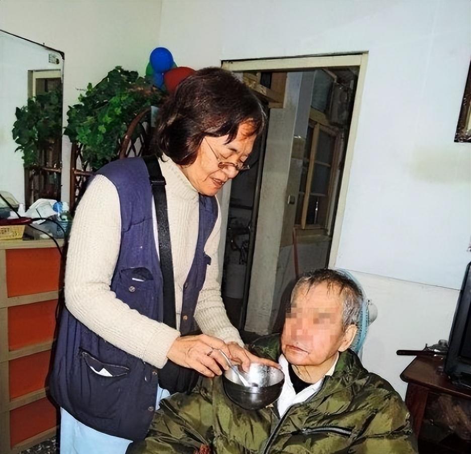 没钱治病,这八位明星晚年成养老院,还不如普通人_张洪杰_侯杰_女儿