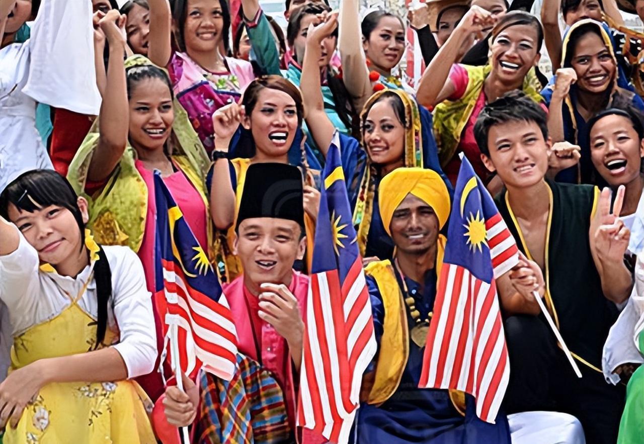 马来西亚人并不是指马来人,马来西亚的华裔为何仍以中国人自居?