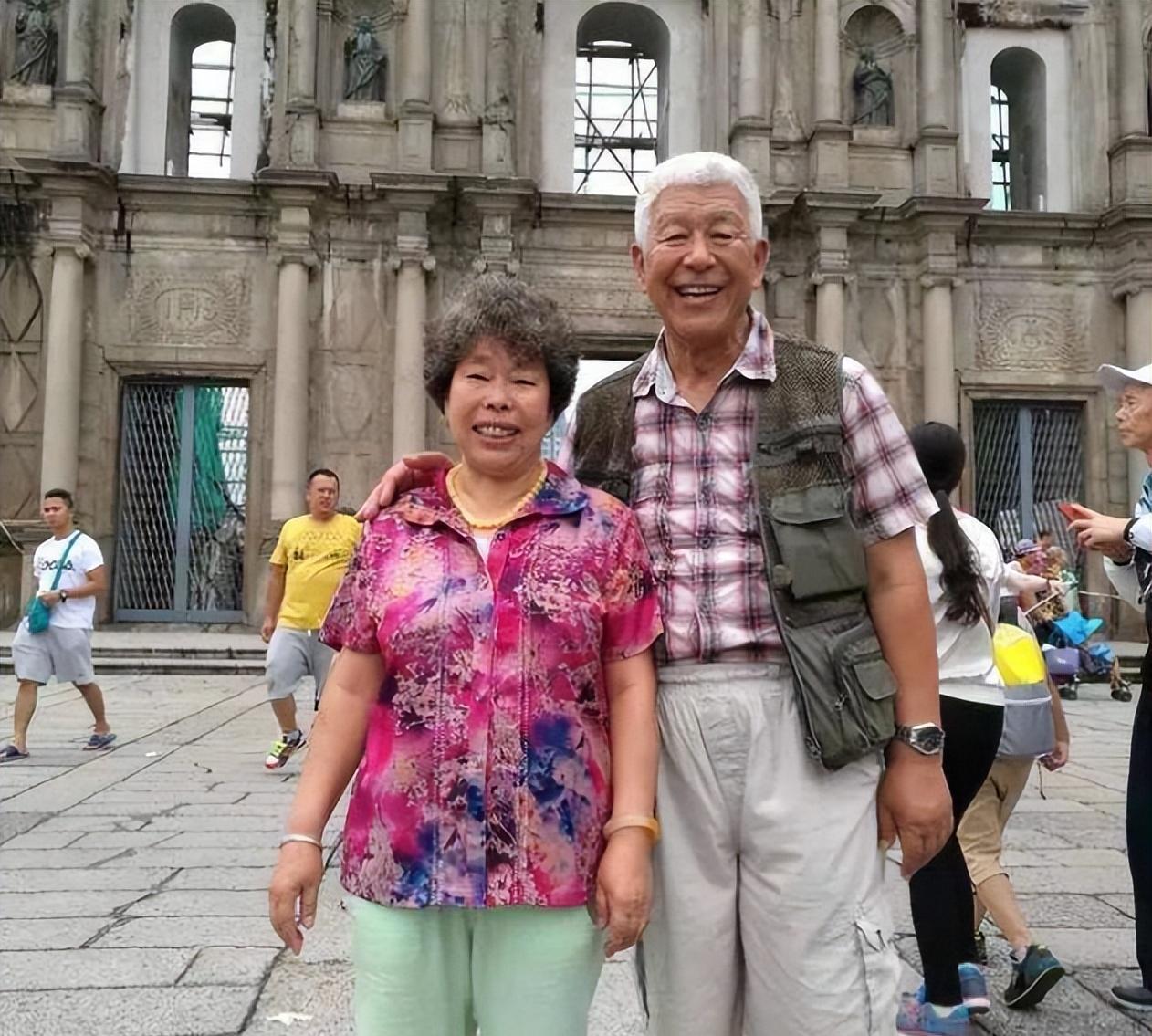 没钱治病,这八位明星晚年成养老院,还不如普通人_张洪杰_侯杰_女儿