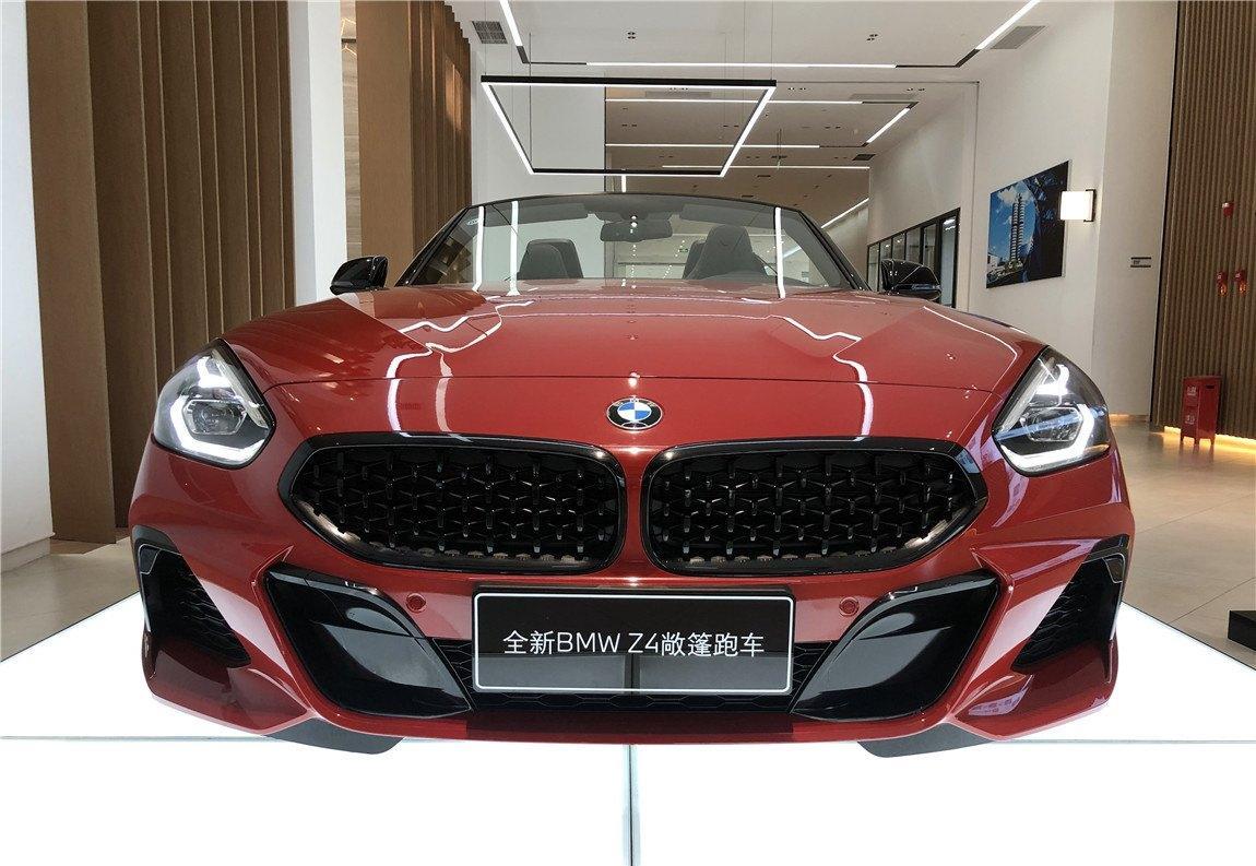 22款宝马z4 25im运动曜夜套装版实拍,三藩红的车漆,落地50万上下_搜狐