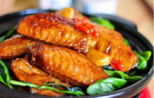 三杯鸡3.撒上葱花,再加热30秒.微波三文鱼就做好了.